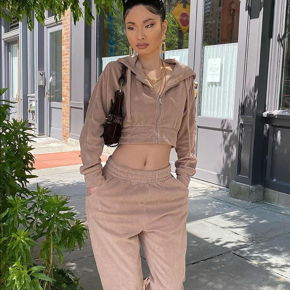 Fashion Nova the new trendsetter terry set-taupe